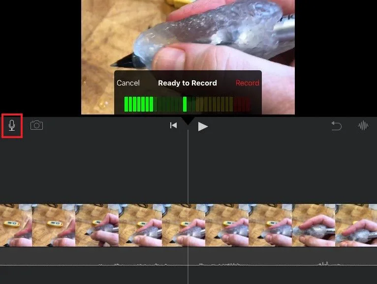 haz clic en el micrófono para grabar audio en iMovie