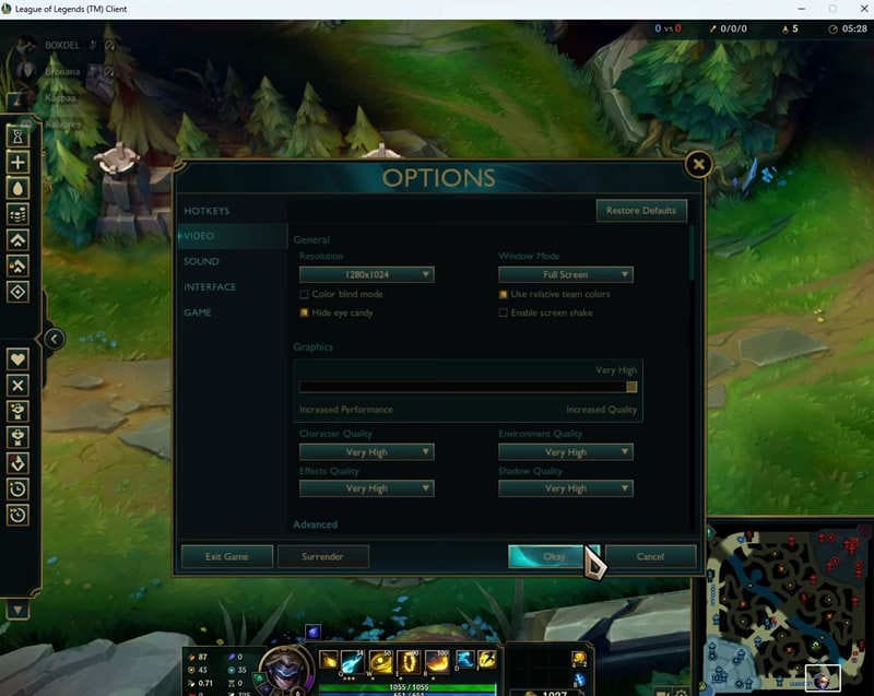 play lol in full screen