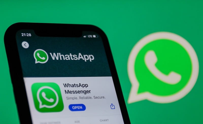 عنوان عريض استرجاع دردشات WhatsApp