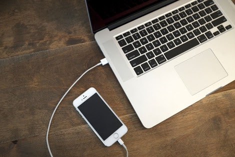 8 Ways to Charge An iPhone Without A Charger [2023 Update]