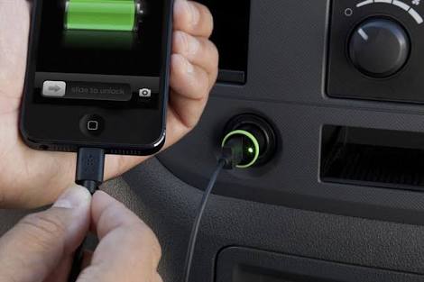 ricarica usb per auto