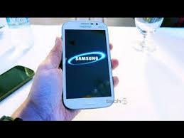 Attendre l'apparition du logo Samsung