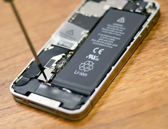 iphone-akku ersetzen, um ein leeres iphone zu reparieren