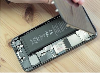 replace iphone battery - step 4