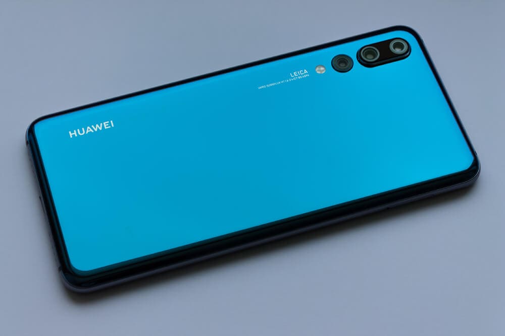 huawei p20 or samsung s10:design review 