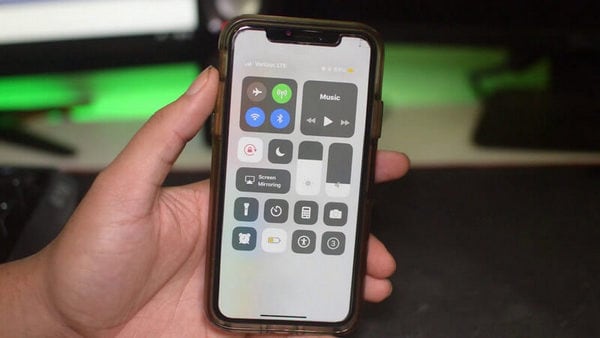 como grabar pantalla en iphone 8.3