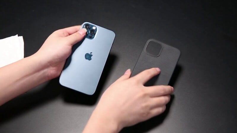 remove the thick iphone case