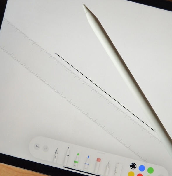 رسم خطٍّ مستقيم باستخدام أداة المسطرة على iPad