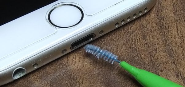 clean the iphone charging port