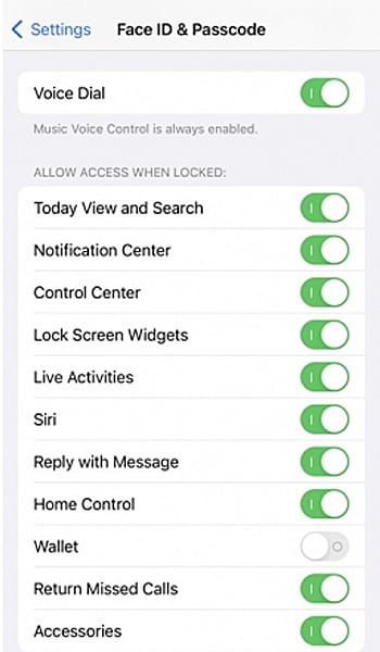 Enabling Live Activities on iPhone settings.