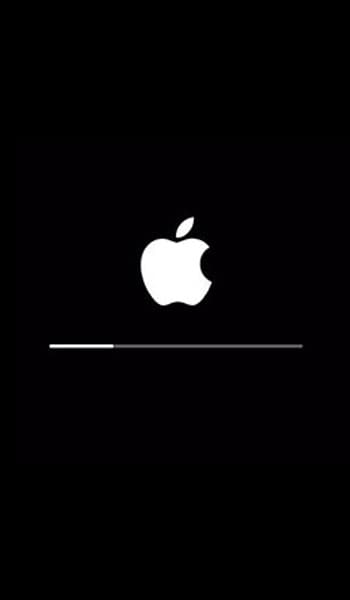 Reiniciando el iPhone para solucionar el problema de "Verificando ActualizaciÃ³n" a la hora de actualizarse a iOS 17.