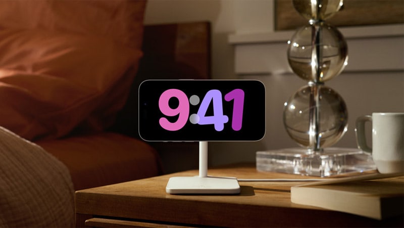 Modalità StandBy di iOS 17 come sveglia da comodino