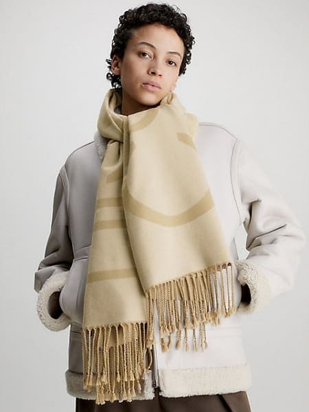 kelvin clein cozy scarf for christmas