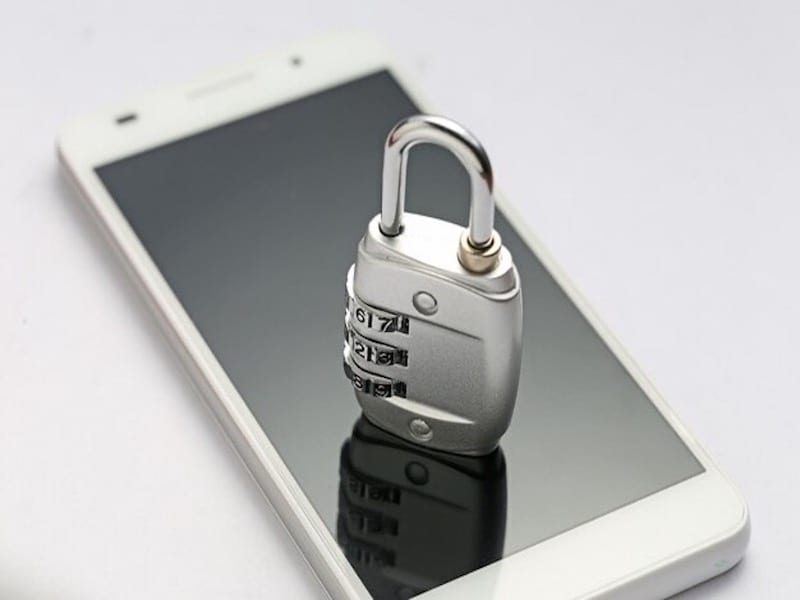 android phone with padlock