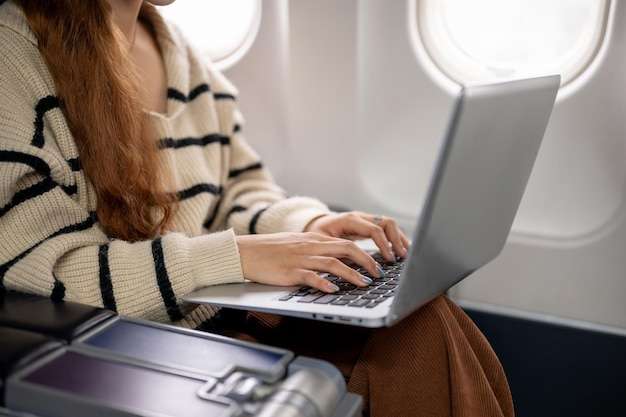prepare emails during flight