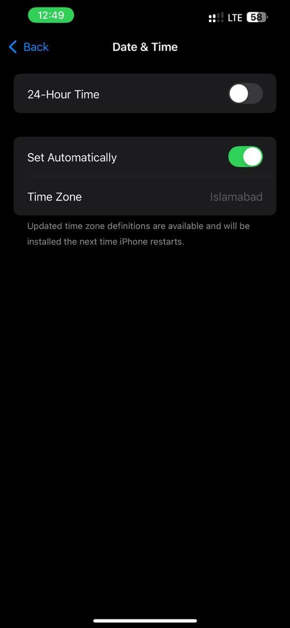 Régler automatiquement la date et l’heure sur iPhone