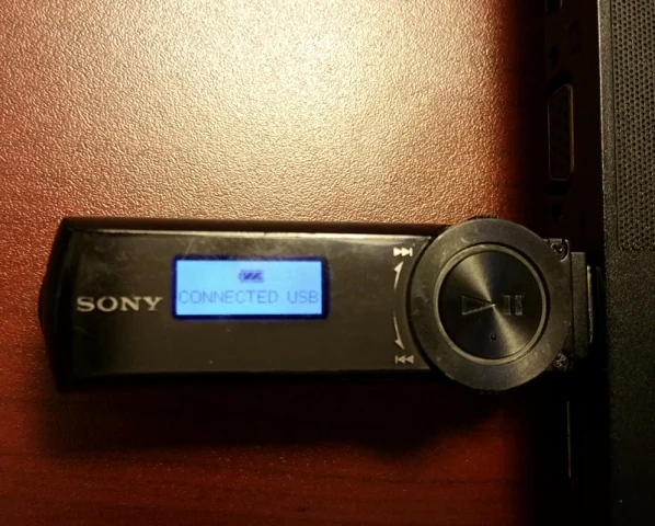 SONY NWZ-B172F WALKMAN Digital Music Player mp3 2gb