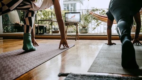 20 Minute Slow, Stretching Hatha Yoga Video — YOGABYCANDACE