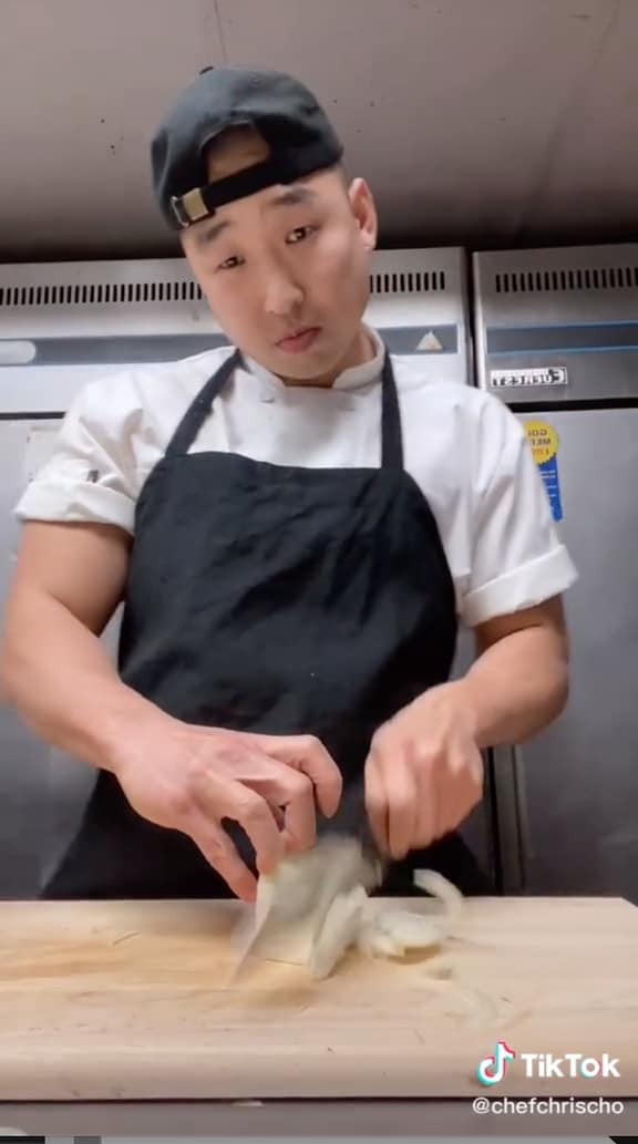 Video de TikTok de chef Chris Cho