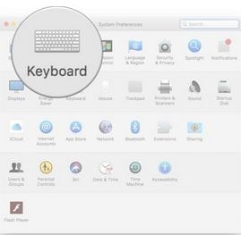 Hinzufügen des Emoji Picker Tools zu einem MacBook - Auswählen der Tastatur Option 
   