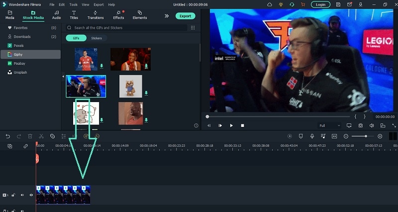 trascinare la gif nella timeline di filmora