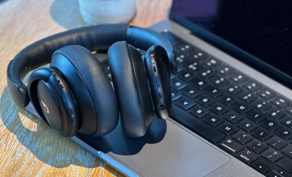 headphone and laptop