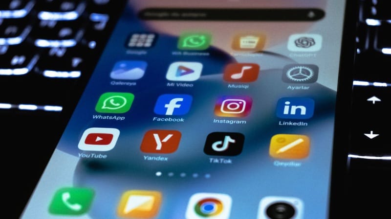 virtual awards for social media