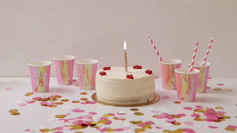 minimalist cake decoration