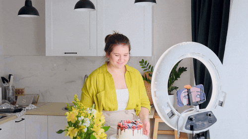 eshoot a cake baking video