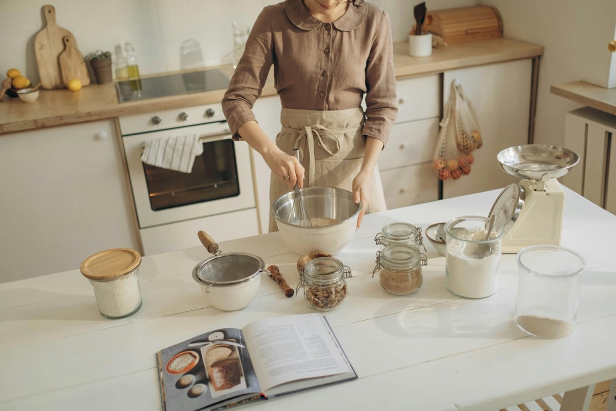 prepare the kitchen utensils