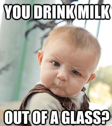 ¿Bebes leche de un vaso?