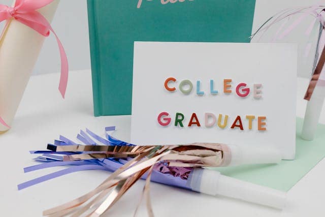 guide to graduation invitation maker