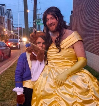 mismatched couple outfit meme