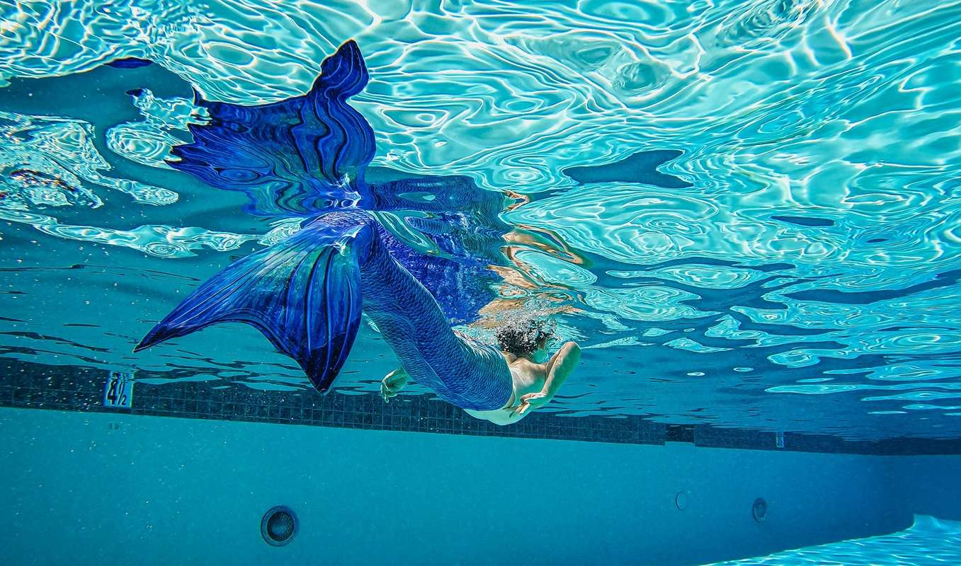 swimming and diving with mermaid swimwear