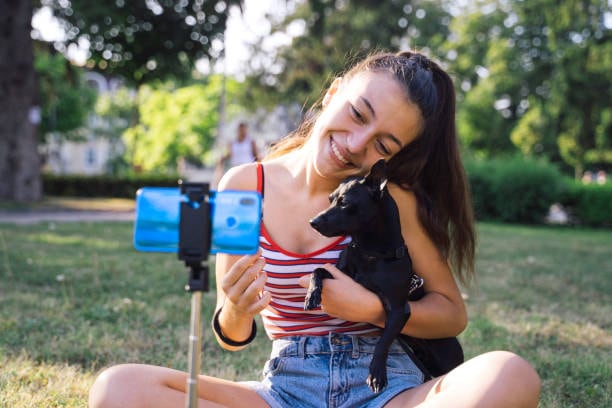 vlog with puppy at the park