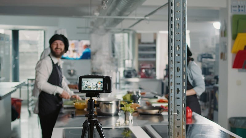 mount camera to shoot cooking video