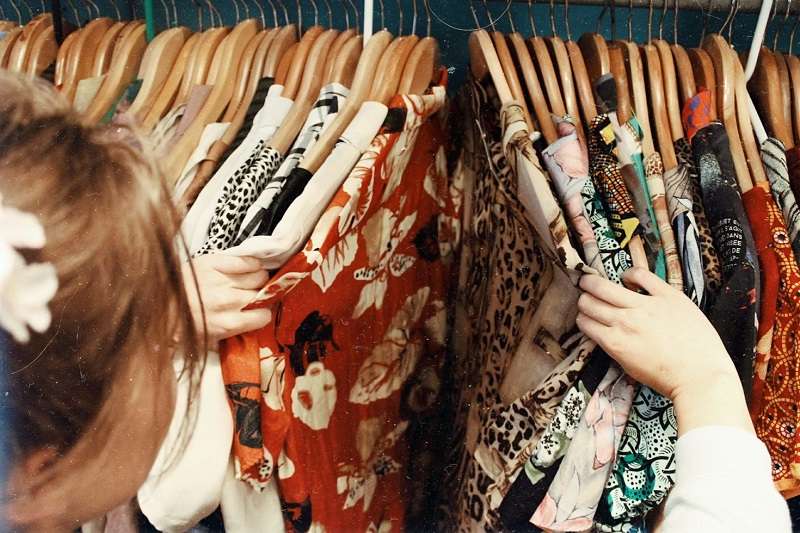 close up shoot for shopping vlog