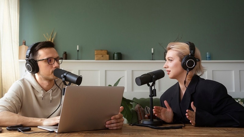 influencers recording video speech to text