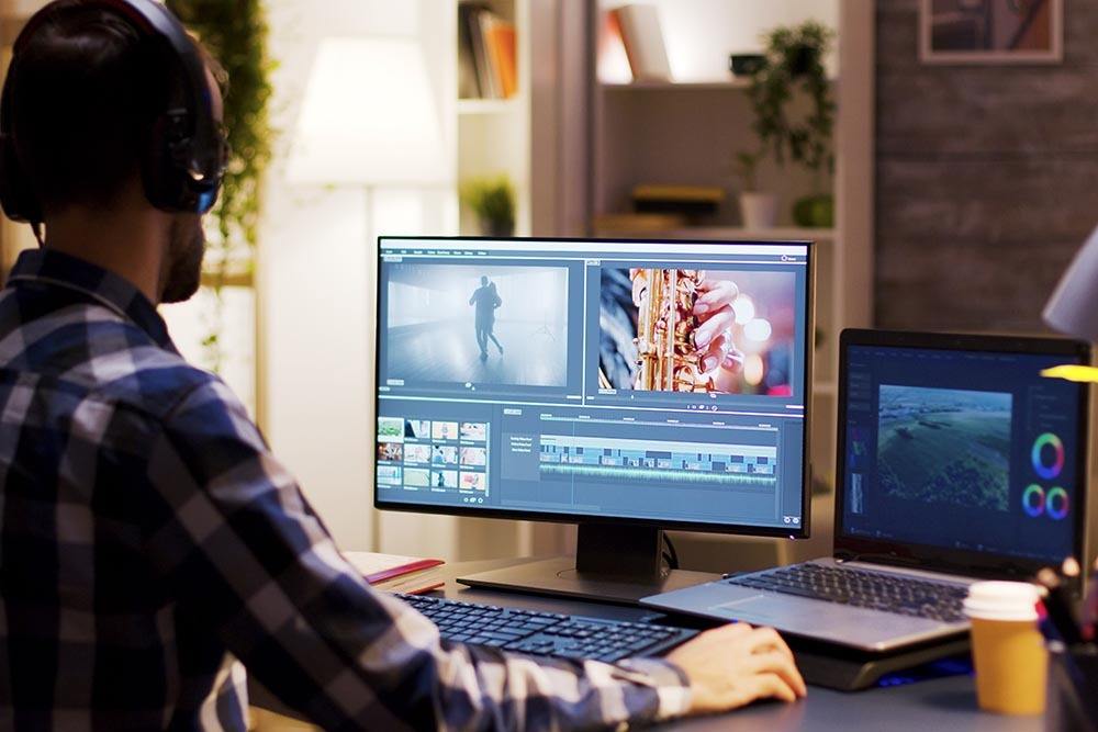 man attendance a video editing course