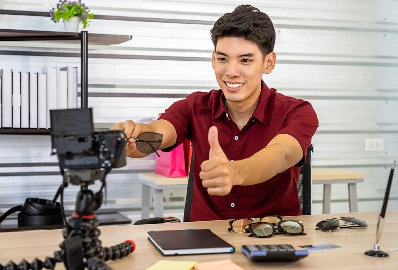 student vlogging