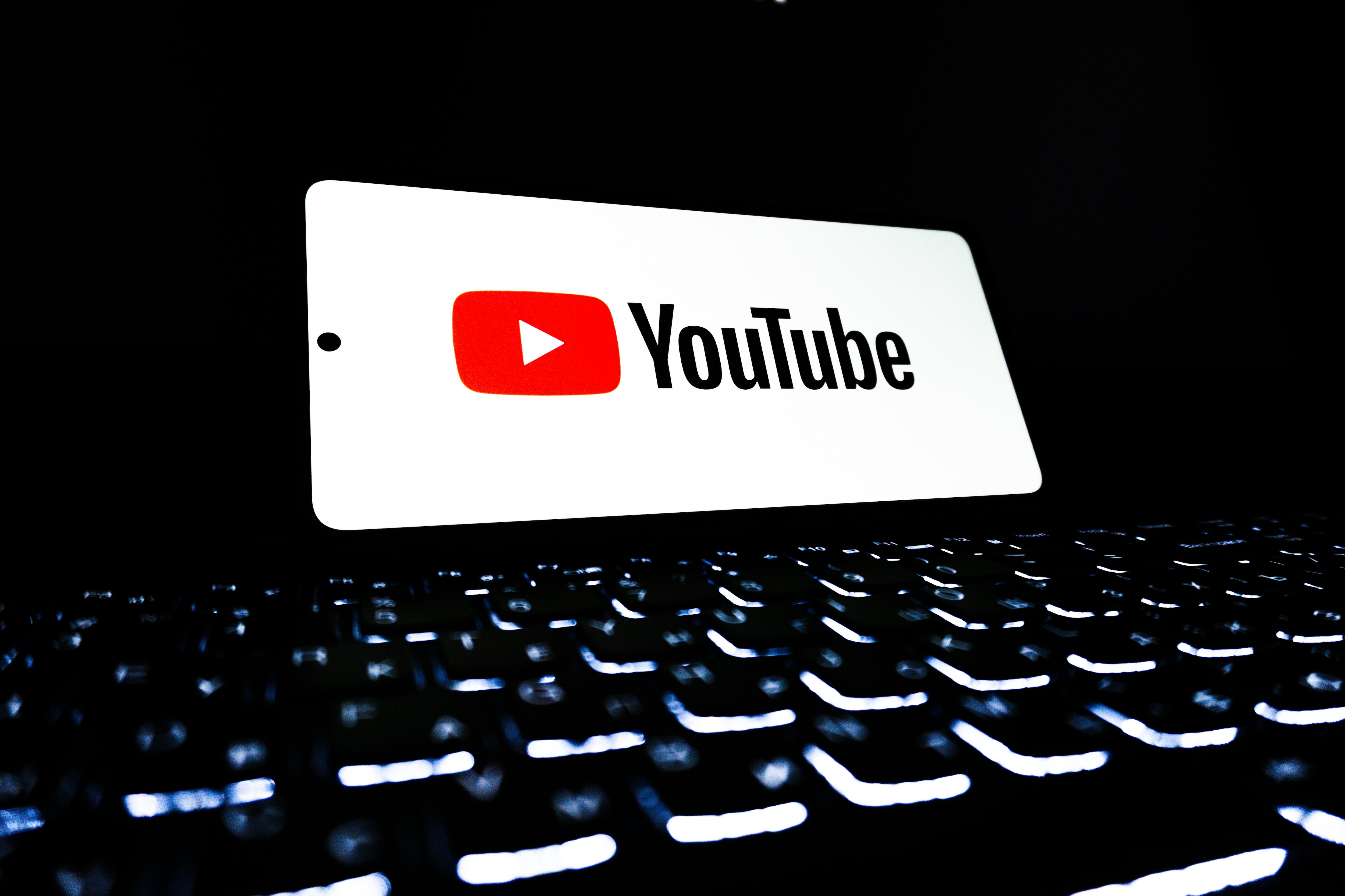 youtube on-screen logo