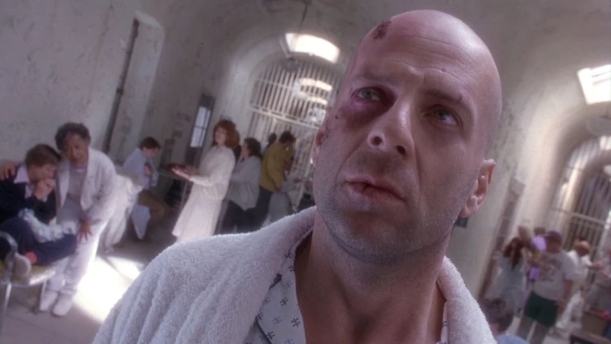 twelve monkeys dutch angle screenshot example