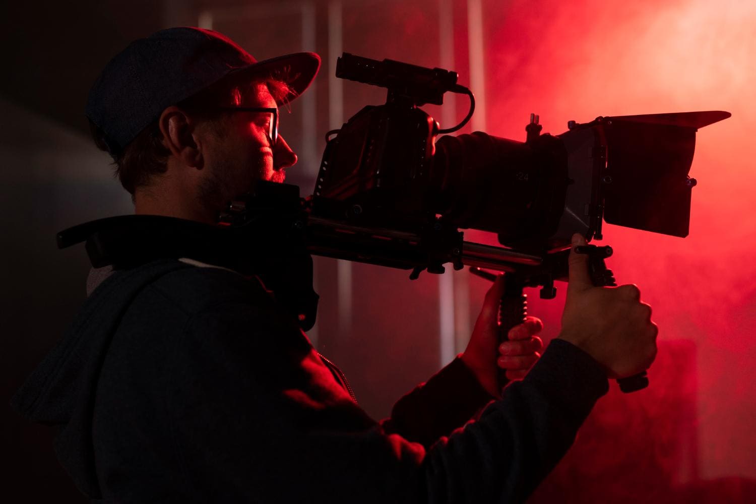 free cover image showing filmmaker freepik