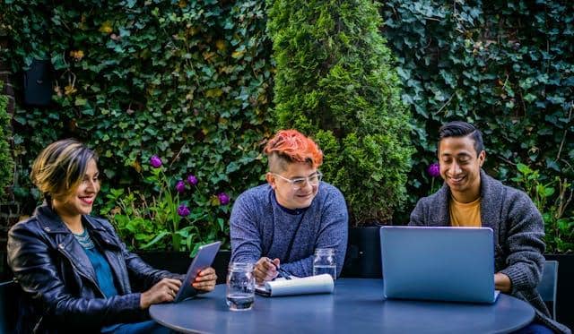 why collaborating with other youtubers works