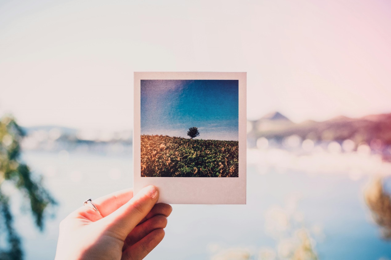 edit pics to look like polaroid