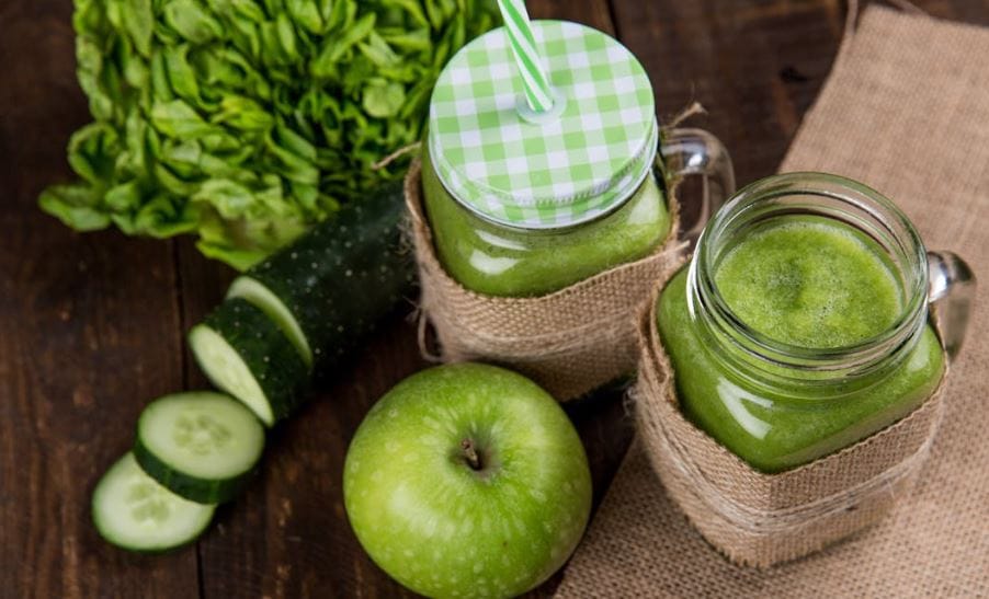 green smoothie drink
