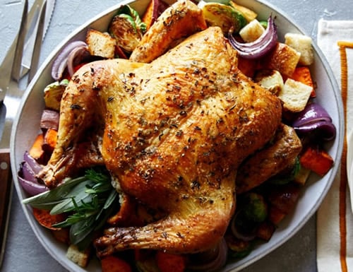 Budgetfreundliches Thanksgiving Hauptgericht gebratenes Huhn