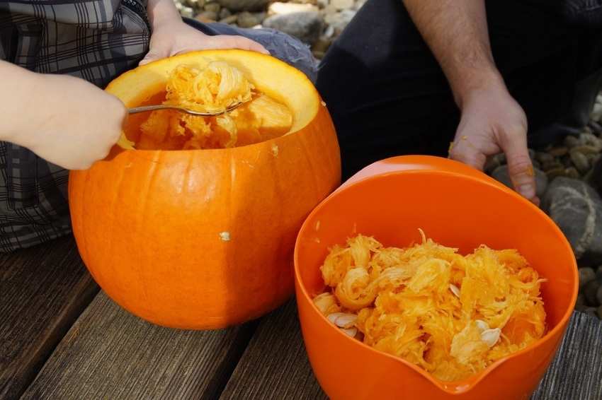 empty the pumpkin