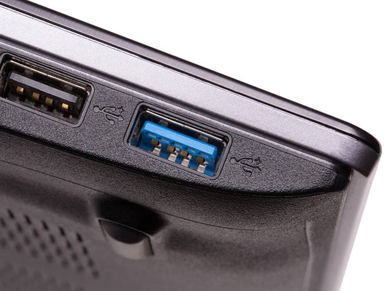 plug in usb 3 port