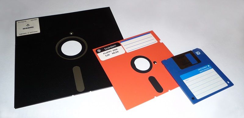 different sizes of floppy disks